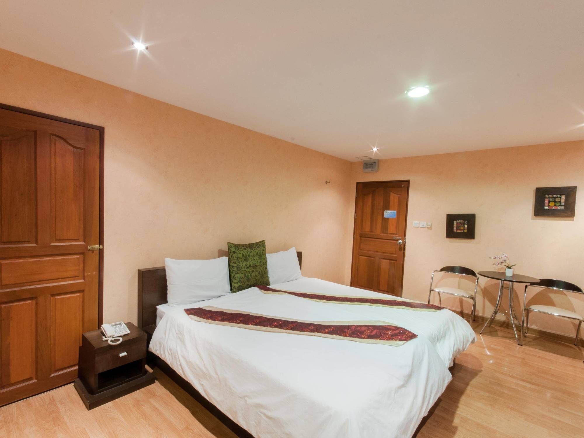 Sa-Bai-Dee Condo Chonburi Buitenkant foto