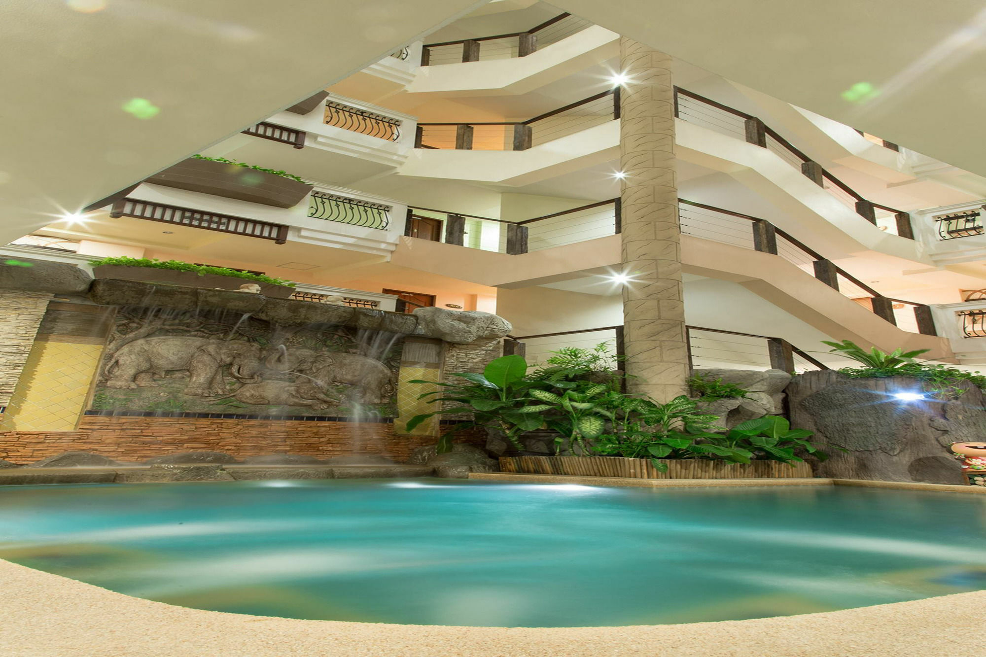 Sa-Bai-Dee Condo Chonburi Buitenkant foto